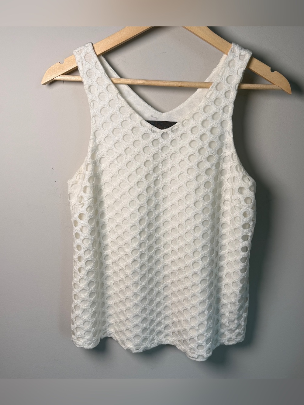 Sunday in Brooklyn White Circle Eyelet Cutout V-Neck Tank Top Coastal Chic | S